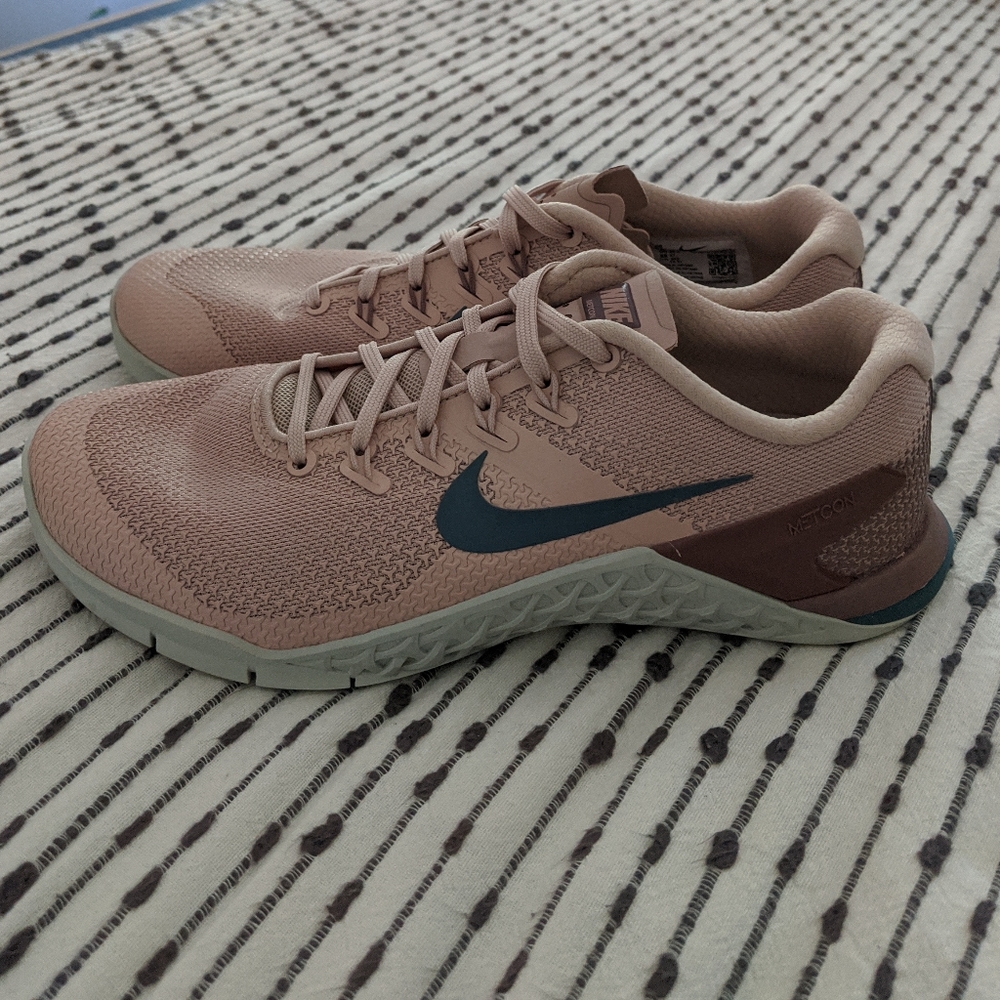 NIKE WMNS METCON 4